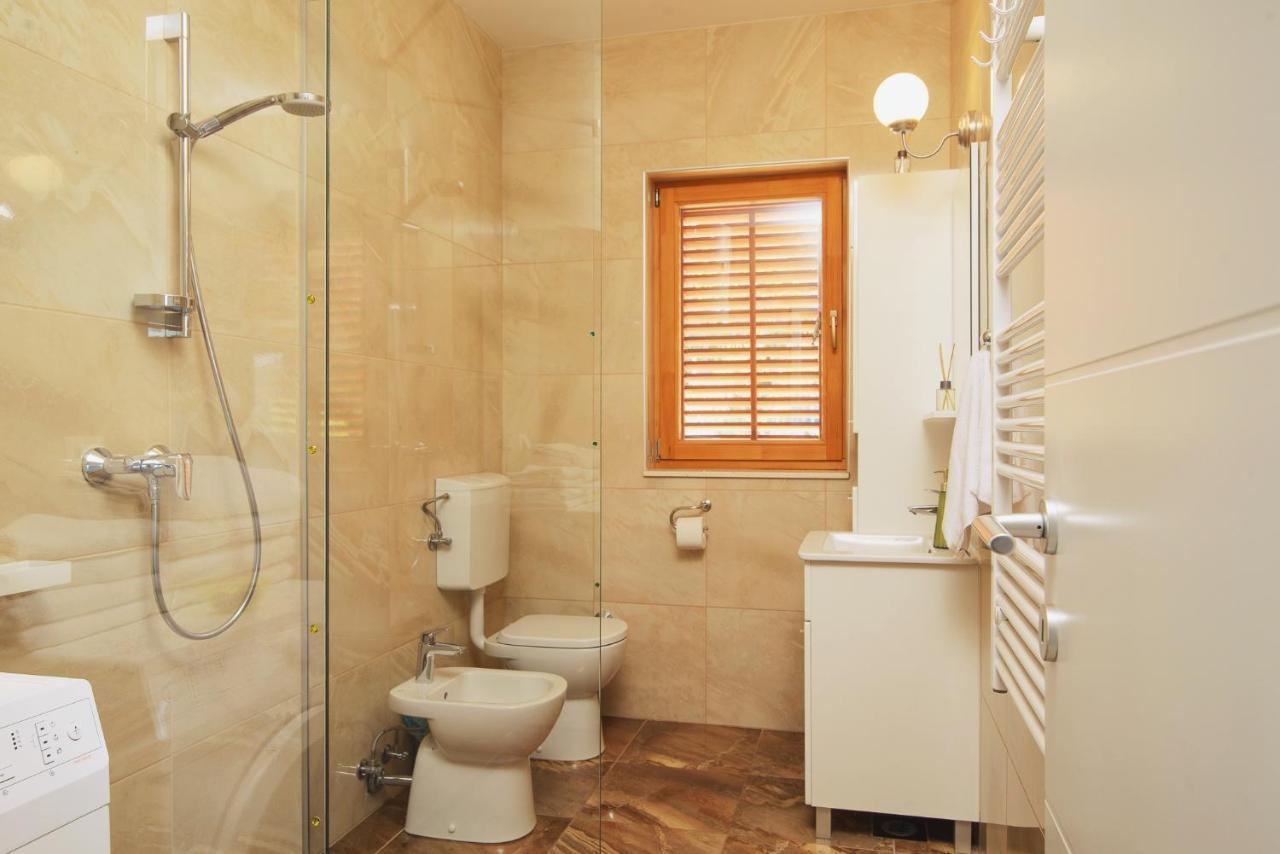 Villa Bua - Beautiful Seafront Apartments Trogir Exterior photo